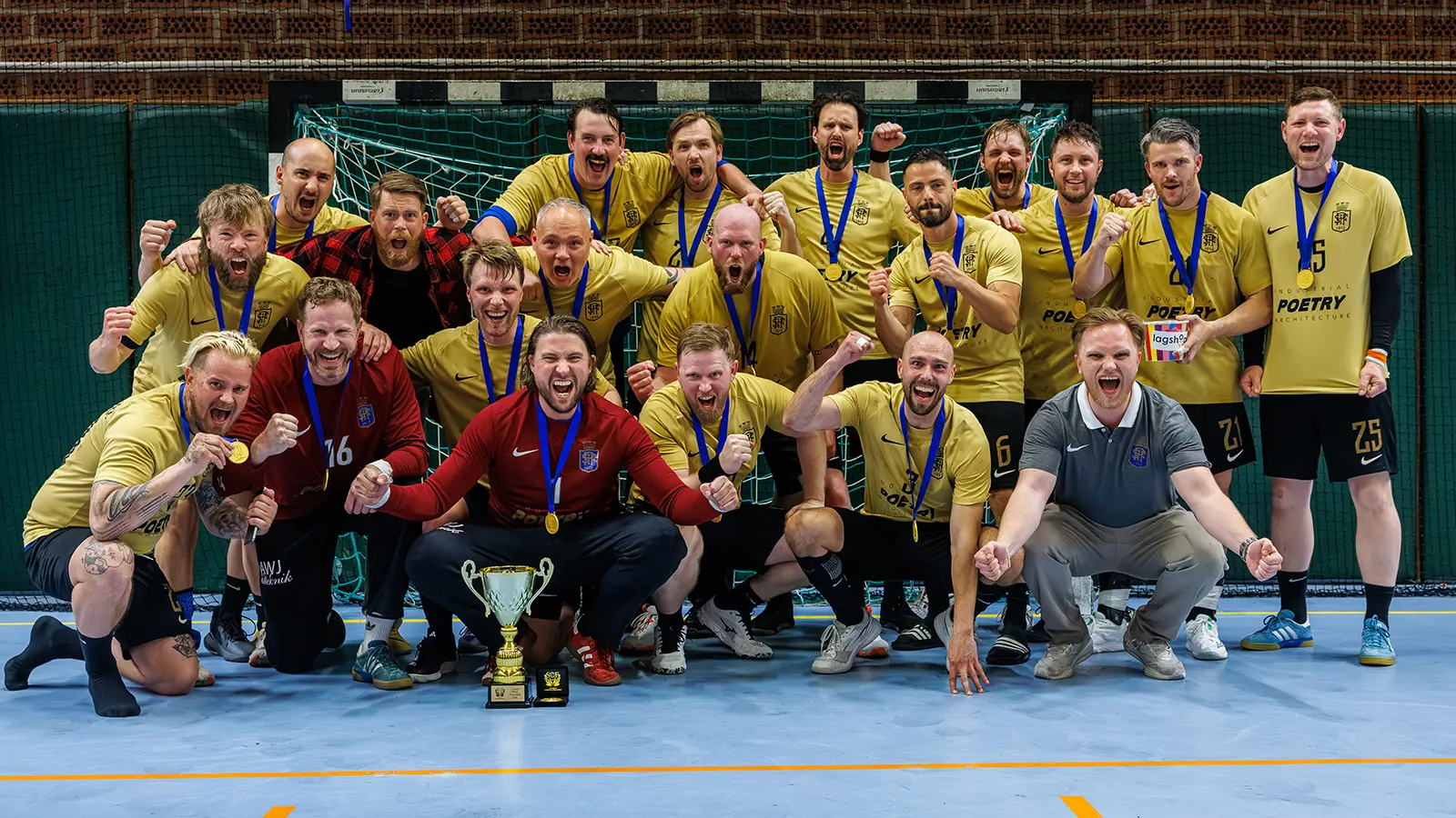 Knapp Serier och resultat